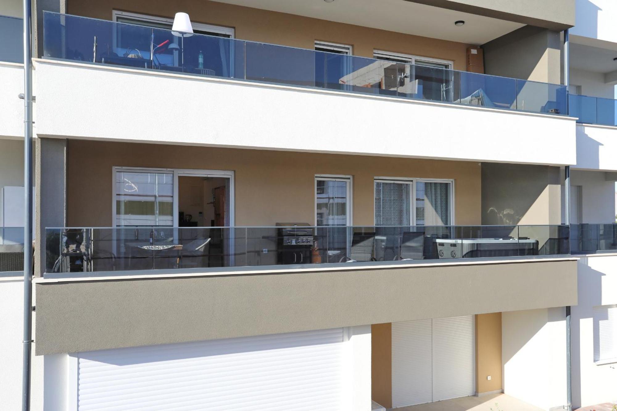 Apartment Relex With Pool & Jacuzzi Privlaka  Extérieur photo