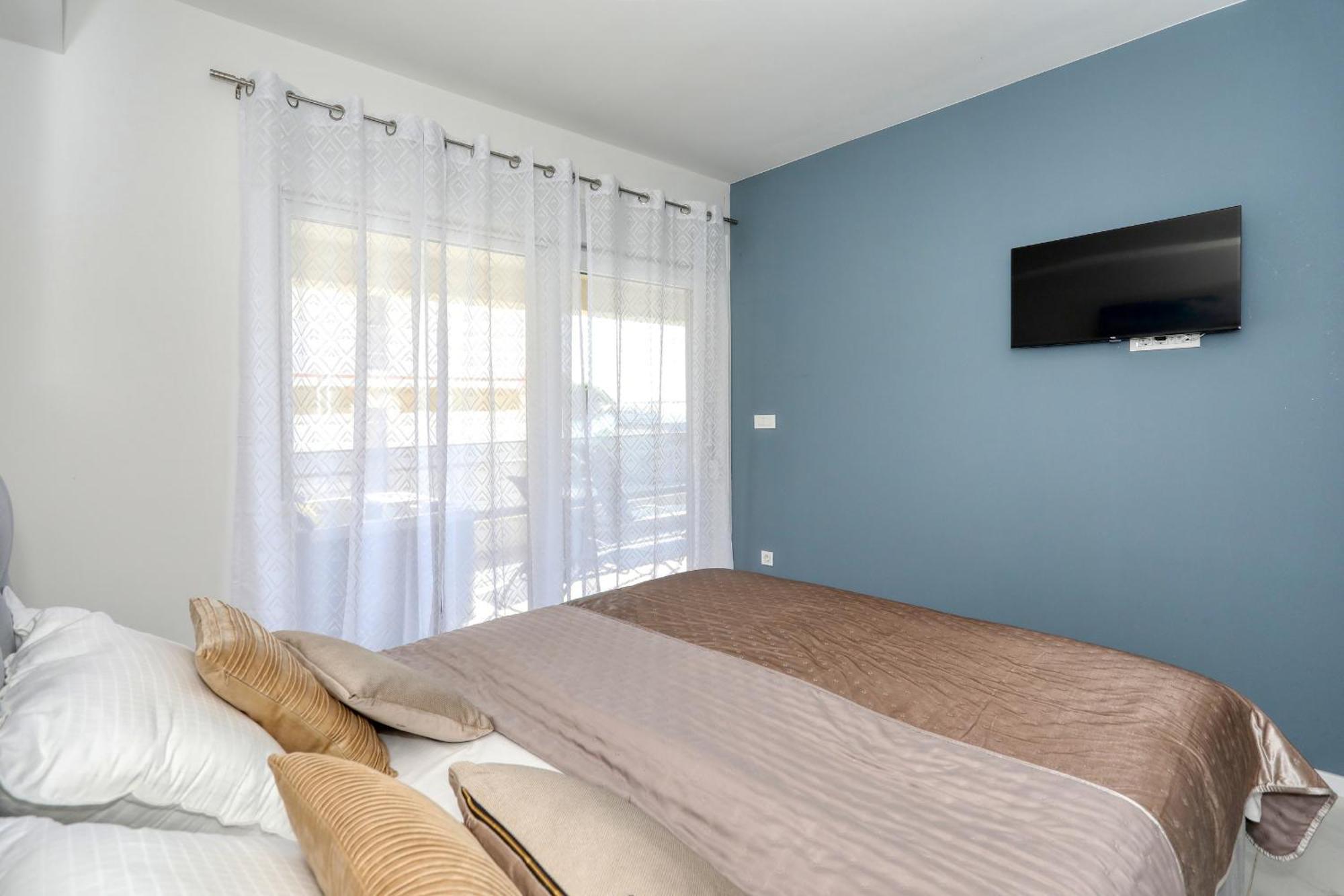 Apartment Relex With Pool & Jacuzzi Privlaka  Extérieur photo