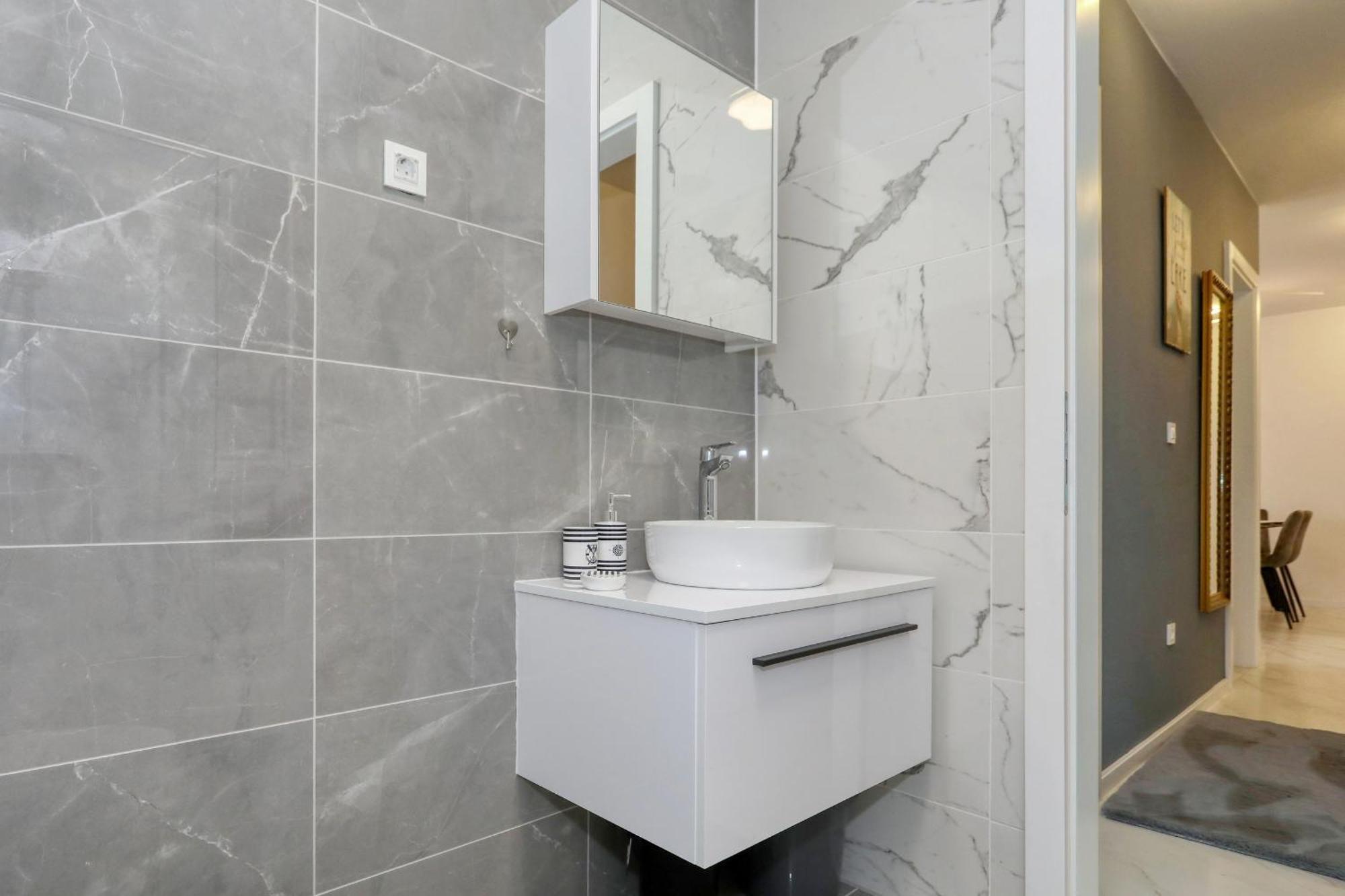 Apartment Relex With Pool & Jacuzzi Privlaka  Extérieur photo