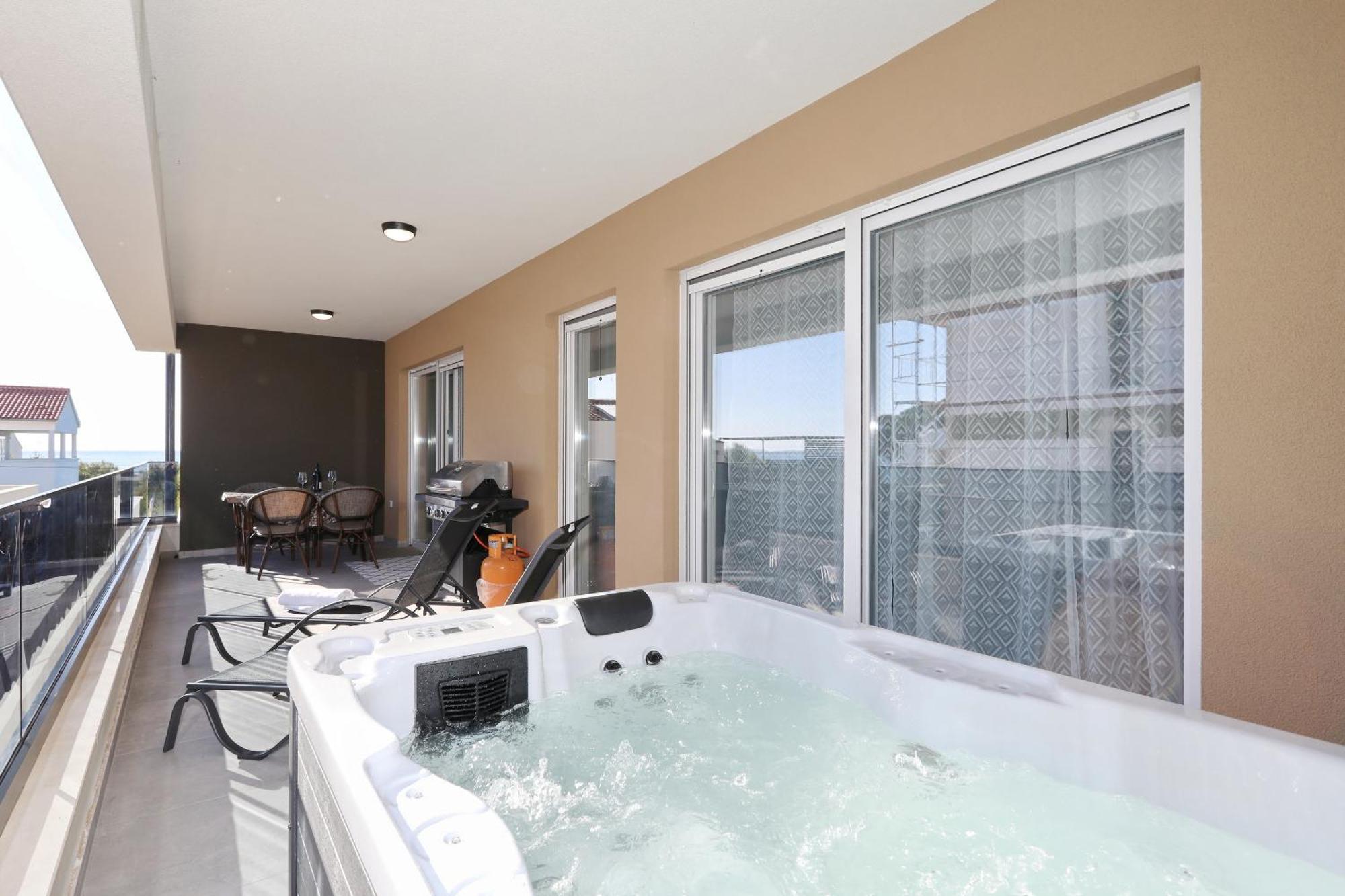 Apartment Relex With Pool & Jacuzzi Privlaka  Extérieur photo