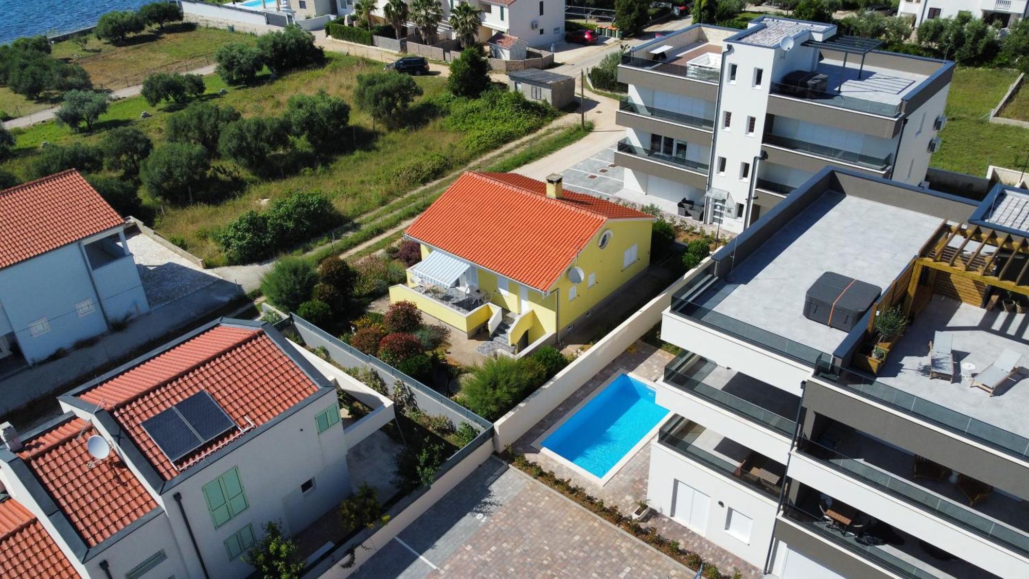 Apartment Relex With Pool & Jacuzzi Privlaka  Extérieur photo